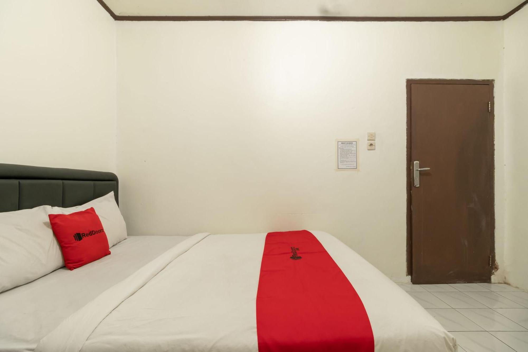 Reddoorz Near Pondok Indah Water Park Jakarta Ngoại thất bức ảnh