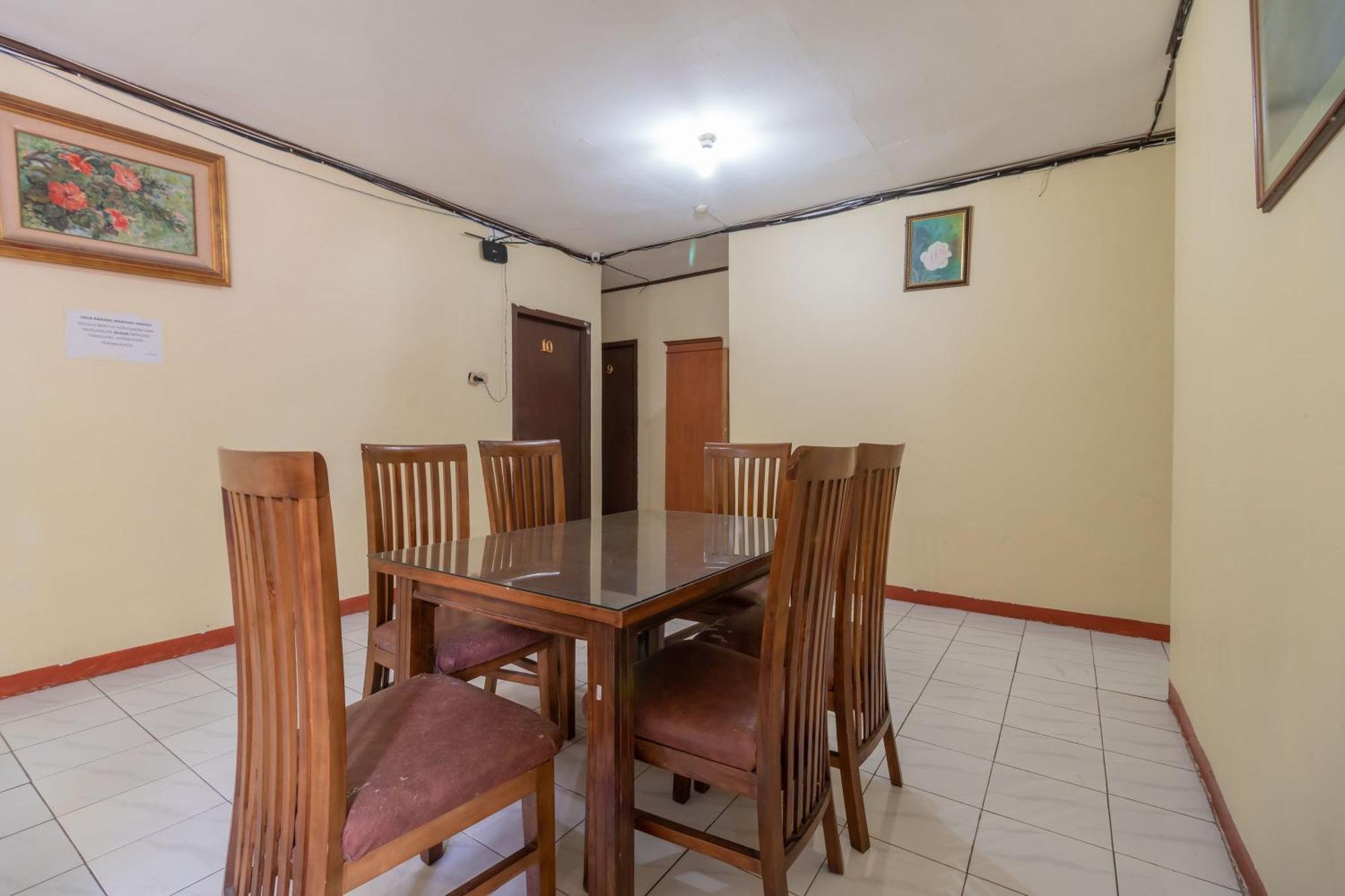 Reddoorz Near Pondok Indah Water Park Jakarta Ngoại thất bức ảnh